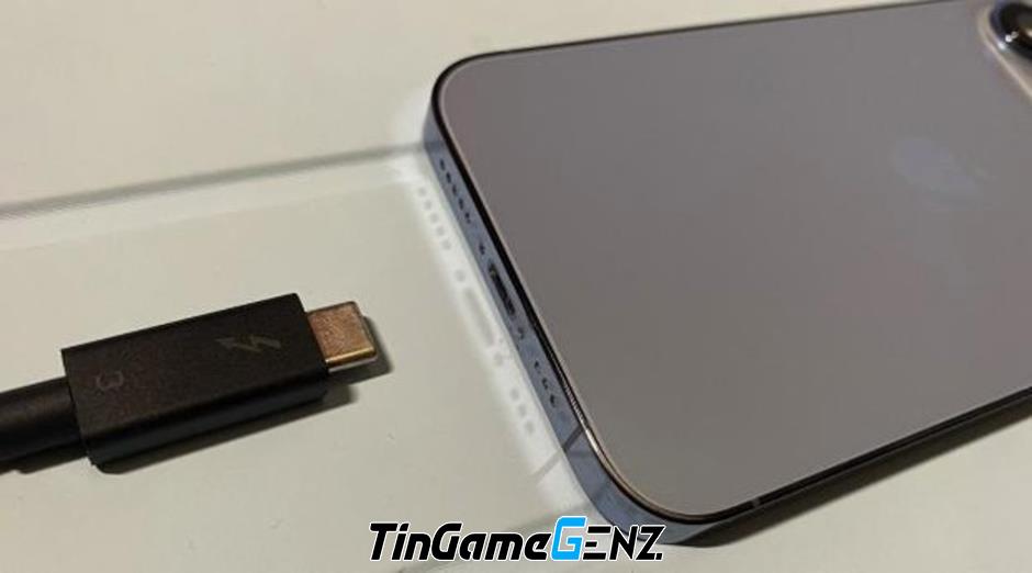 Tìm hiểu về USB-C trên iPhone 15.