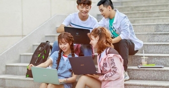 "Top 5 Laptop Hoàn Hảo Dành Cho Học Sinh, Sinh Viên Năm 2023" "Top 5 Laptop Hoàn Hảo Dành Cho Học Sinh, Sinh Viên Năm 2023"