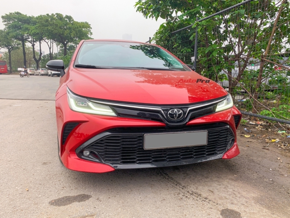 Toyota Corolla Altis GR Sport ra mắt tại Việt Nam: Ngoại hình độc đáo, cạnh tranh với Honda Civic RS