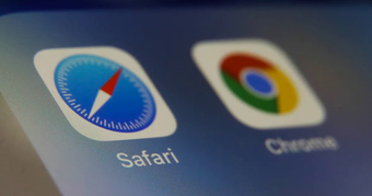 "Trang bị Kiến Thức: Lựa Chọn Safari Hay Chrome Trên iPhone Để Tăng Cường Bảo Mật Khi Lướt Web"