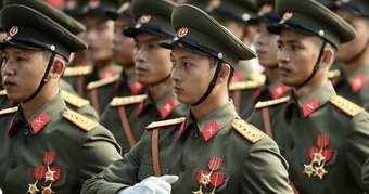 "Trực Tiếp Lễ Diễu Binh và Diễu Hành Ngày 30/4: Hướng Dẫn Chi Tiết Cách Theo Dõi Chính Thức"