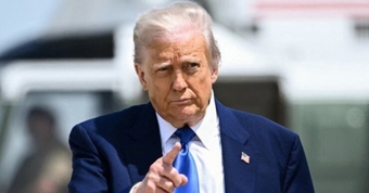 "Trump Bày Tỏ Quan Điểm về Tim Cook: Mối Quan Hệ Rắc Rối Giữa Cựu Tổng Thống và Giám Đốc Apple"