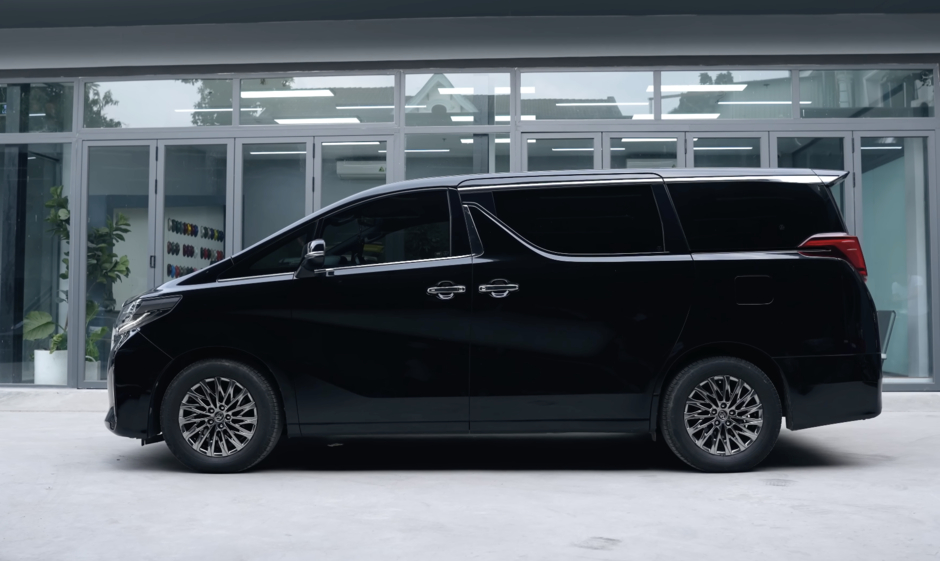 Tuấn Hưng Tân Trang Toyota Alphard: Thay Đổi Nội Thất Đáng Kinh Ngạc Với Ghế Xoay 360 Độ & Dàn Âm Thanh Đỉnh Cao!