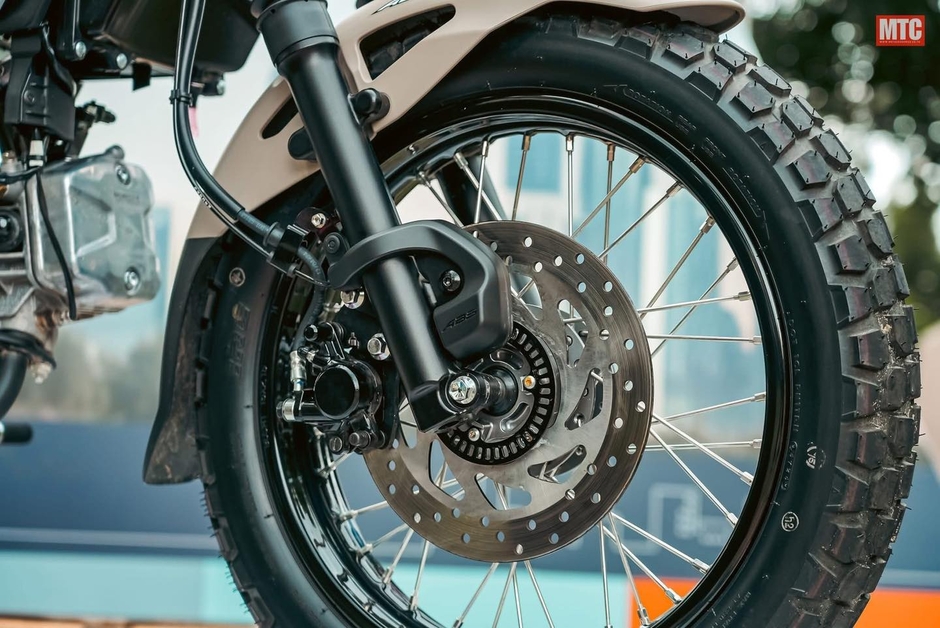 Yamaha Ra Mắt Phiên Bản Mới: Màu Sắc Rực Rỡ, Công Nghệ Phanh Hiện Đại, Loại Bỏ Đồng Hồ Cơ - Sự Lựa Chọn Không Thể Bỏ Qua Cho Game Thủ Việt!