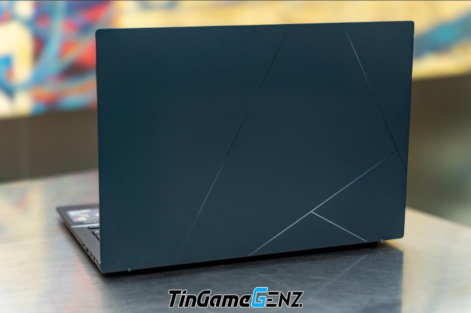 Zenbook 14 OLED: Mùa mua sắm đầu năm tiên phong với chip AI