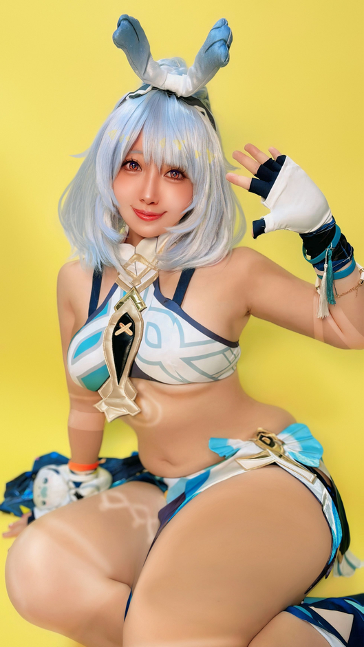 “Khám Phá Nghệ Thuật Cosplay Genshin Impact: Khi ‘Chiến Thần’ Nhật Bản Tái Hiện Các Nhân Vật Với Vẻ Đẹp Gợi Cảm”