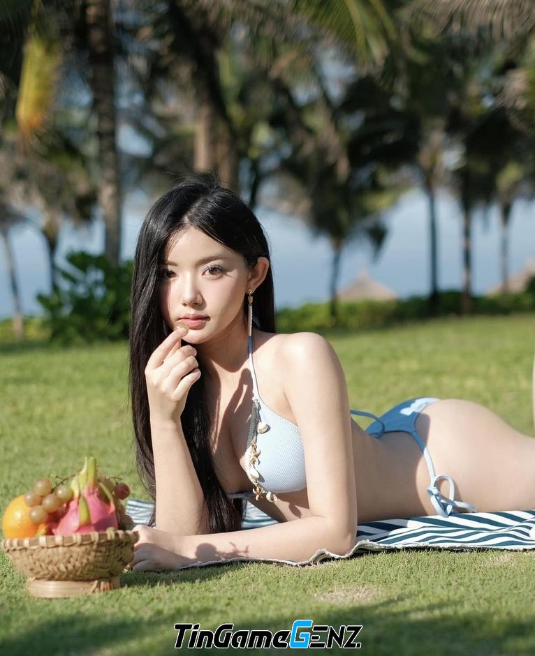 **Ngắm nhìn loạt ảnh bikini ấn tượng của hot girl mukbang: Vóc dáng gợi cảm khiến fan mê mẩn**