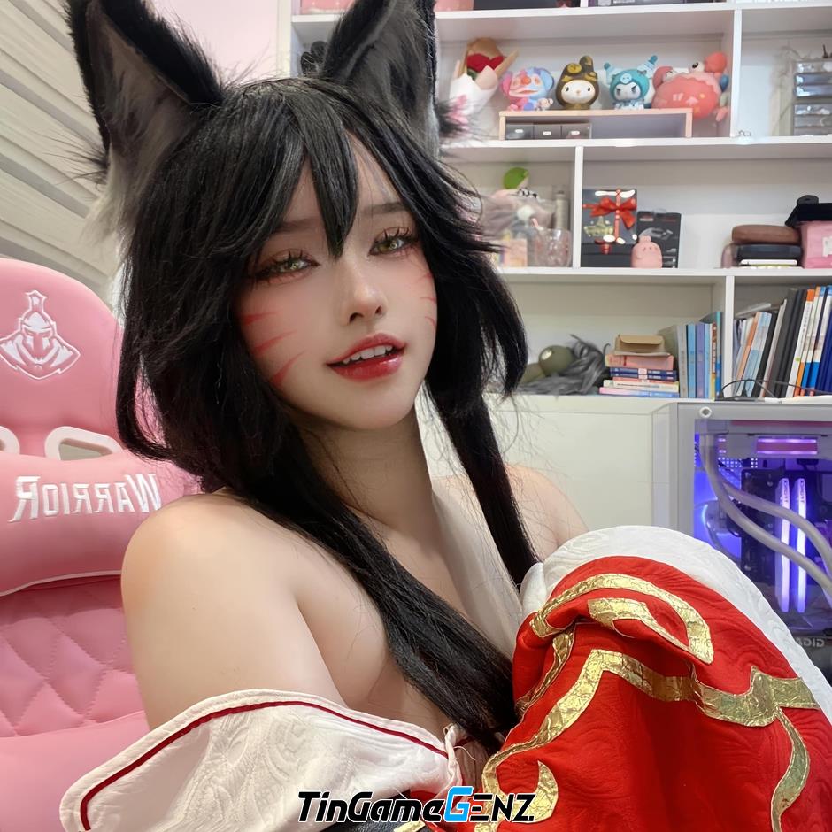 Ahri: Nữ cosplayer gợi cảm với danh tính bất ngờ