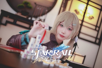 Chiêm ngưỡng bộ ảnh Cosplay Qingque trong Honkai: Star Rail của Best Pensupak