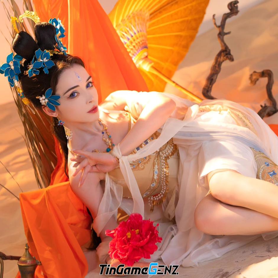 Cosplay hot girl khiến fan sửng sốt với trang phục 