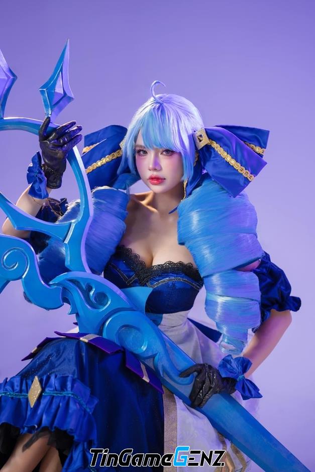 Cosplay Mai Dora tái hiện búp bê Ước Nguyện và thu hút sự chú ý