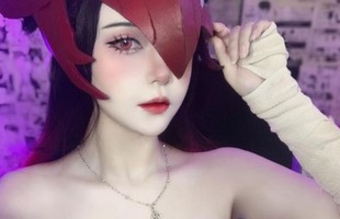 Cosplay Yone gây sốt, fan nam mê mẩn với tâm hồn mạnh mẽ trong ngày mưa lạnh