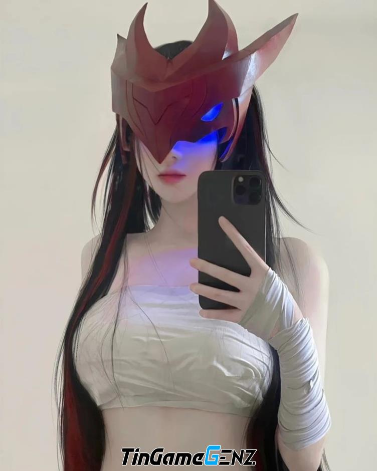 Cosplay Yone khiến fan hâm mộ LMHT mê mẩn