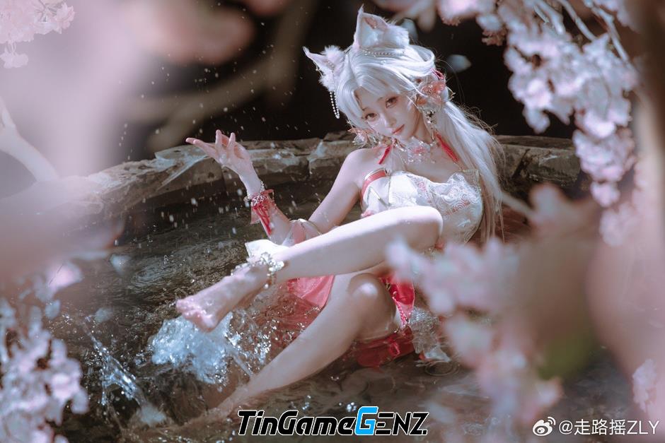 Cosplayer nữ YinLin gây sốt trên mạng xã hội với tạo hình cuốn hút