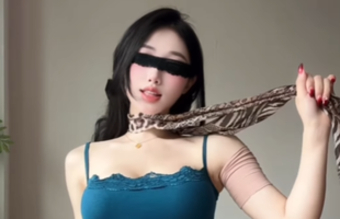 "Hot Girl Biến Hình Đỉnh Cao: Video Ghi Điểm Triệu View Chỉ Sau 9 Giây - Khán Giả Phát Cuồng!"