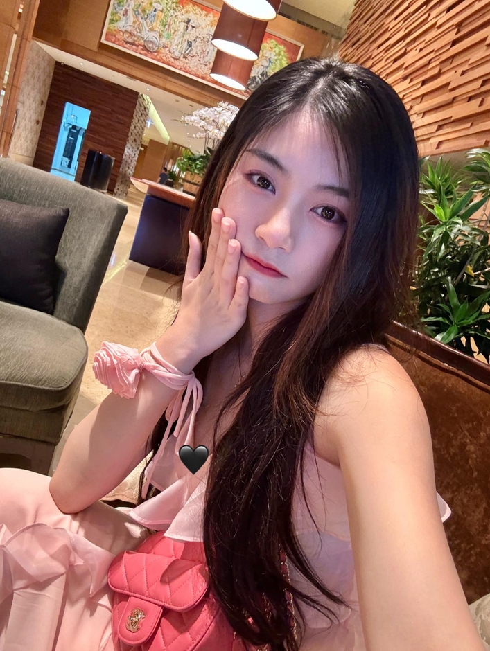 Hot girl công khai cuộc sống sau chia tay bạn trai streamer yêu 4 năm, có 