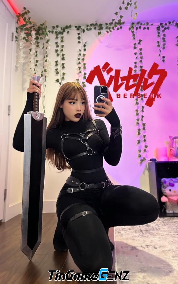 Hot girl cosplay biến hình cực đỉnh chào đón Cá Tháng Tư, fan Genshin hưởng lợi lớn