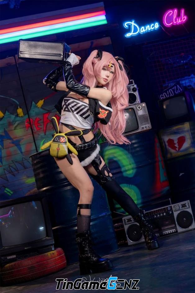 Khám Phá Cosplay Nicole Demara Từ Zenless Zone Zero: Sự Gợi Cảm Tinh Tế Đáng Chú Ý