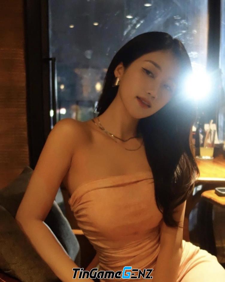 Khám Phá Những Khoảnh Khắc Đầy Mơ Màng Của MC Linh Nắng - Sự Quyến Rũ Đốn Tim Cư Dân Mạng Khám Phá Những Khoảnh Khắc Đầy Mơ Màng Của MC Linh Nắng - Sự Quyến Rũ Đốn Tim Cư Dân Mạng