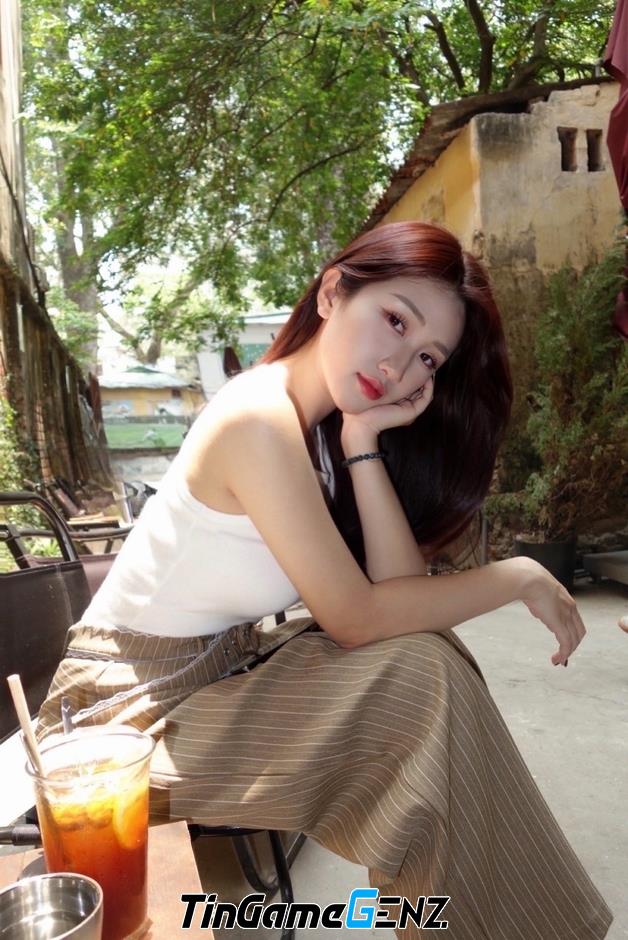 Khám Phá Những Khoảnh Khắc Đầy Mơ Màng Của MC Linh Nắng - Sự Quyến Rũ Đốn Tim Cư Dân Mạng Khám Phá Những Khoảnh Khắc Đầy Mơ Màng Của MC Linh Nắng - Sự Quyến Rũ Đốn Tim Cư Dân Mạng