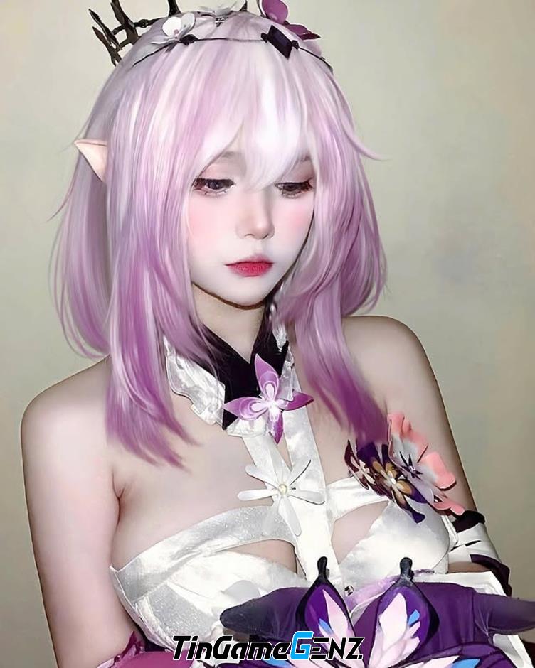 Khám Phá Phiên Bản Thực Tế Đầy Kịch Tính Của Nữ Coser Nổi Tiếng Nhất Giới Game!