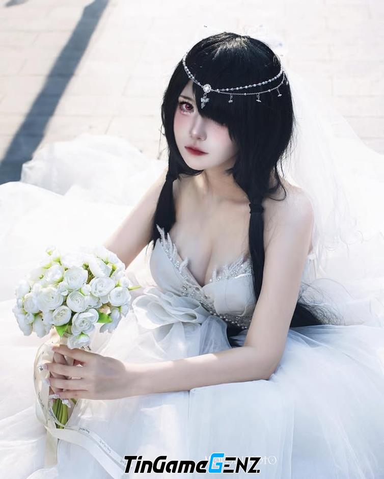 Khám Phá Phiên Bản Thực Tế Đầy Kịch Tính Của Nữ Coser Nổi Tiếng Nhất Giới Game!