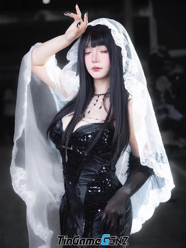 Khám Phá Phiên Bản Thực Tế Đầy Kịch Tính Của Nữ Coser Nổi Tiếng Nhất Giới Game!
