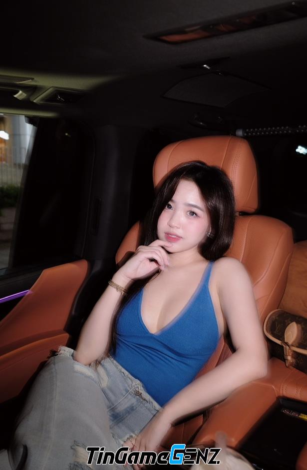 Lê Phương Anh Tỏa Sáng Với Áo Dài Truyền Thống: Nhan Sắc Đằm Thắm Gây Chú Ý Lê Phương Anh Tỏa Sáng Với Áo Dài Truyền Thống: Nhan Sắc Đằm Thắm Gây Chú Ý