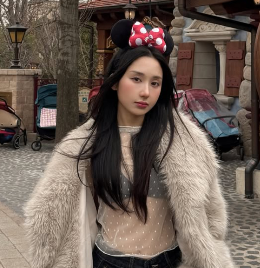 Mina Young Khẳng Định Phong Cách Thời Trang Xuyên Thấu với Những Chi Tiết Tinh Tế - Xu Hướng Thời Trang Nữ 2023! Mina Young Khẳng Định Phong Cách Thời Trang Xuyên Thấu với Những Chi Tiết Tinh Tế - Xu Hướng Thời Trang Nữ 2023!