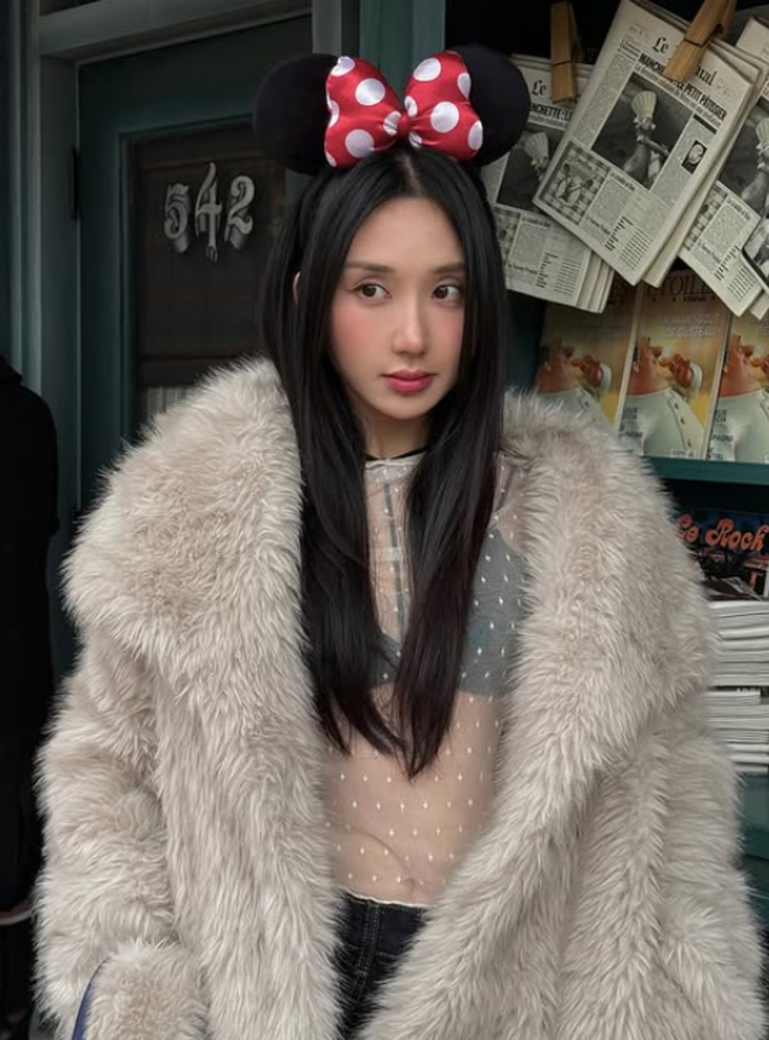 Mina Young Khẳng Định Phong Cách Thời Trang Xuyên Thấu với Những Chi Tiết Tinh Tế - Xu Hướng Thời Trang Nữ 2023! Mina Young Khẳng Định Phong Cách Thời Trang Xuyên Thấu với Những Chi Tiết Tinh Tế - Xu Hướng Thời Trang Nữ 2023!