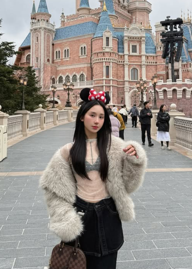Mina Young Khẳng Định Phong Cách Thời Trang Xuyên Thấu với Những Chi Tiết Tinh Tế - Xu Hướng Thời Trang Nữ 2023! Mina Young Khẳng Định Phong Cách Thời Trang Xuyên Thấu với Những Chi Tiết Tinh Tế - Xu Hướng Thời Trang Nữ 2023!
