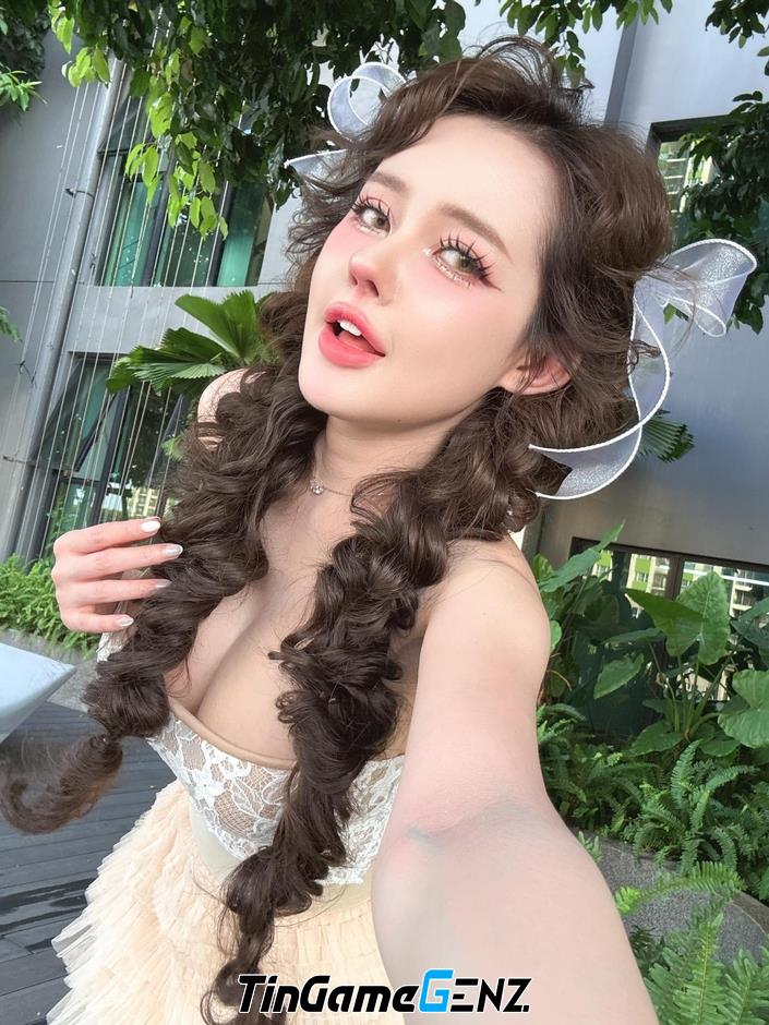 Ngân 98 Gây Sốt Trong Cộng Đồng Game Thủ Với Diện Mạo Gợi Cảm Đậm Chất Tướng Game Ngân 98 Gây Sốt Trong Cộng Đồng Game Thủ Với Diện Mạo Gợi Cảm Đậm Chất Tướng Game