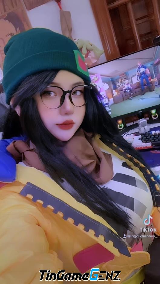 Nữ coser vượt 