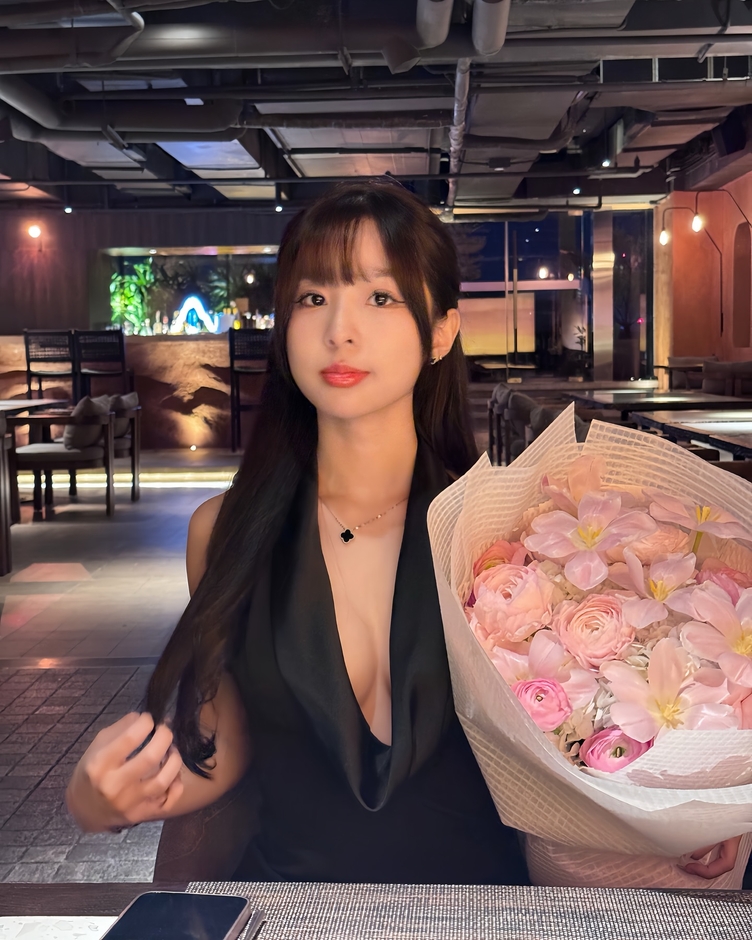 Tammy Phạm Gây Chấn Động Ngày Hè Với Bộ Ảnh Nhan Sắc Nổi Bật và Đường Cong Tammy Phạm Gây Chấn Động Ngày Hè Với Bộ Ảnh Nhan Sắc Nổi Bật và Đường Cong