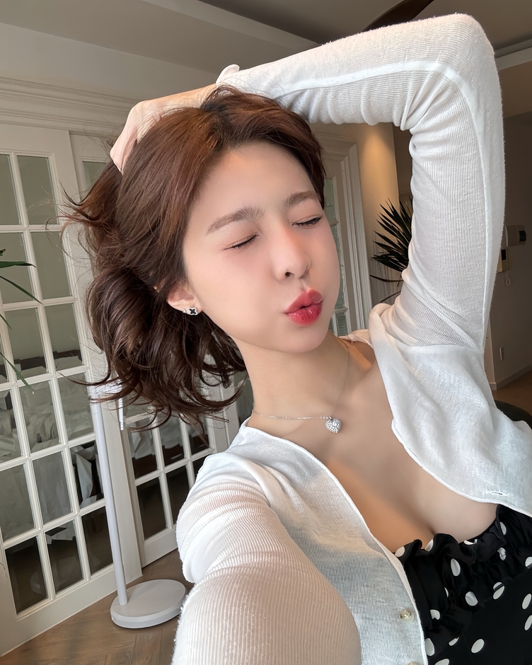 Tammy Phạm Gây Chấn Động Ngày Hè Với Bộ Ảnh Nhan Sắc Nổi Bật và Đường Cong Tammy Phạm Gây Chấn Động Ngày Hè Với Bộ Ảnh Nhan Sắc Nổi Bật và Đường Cong