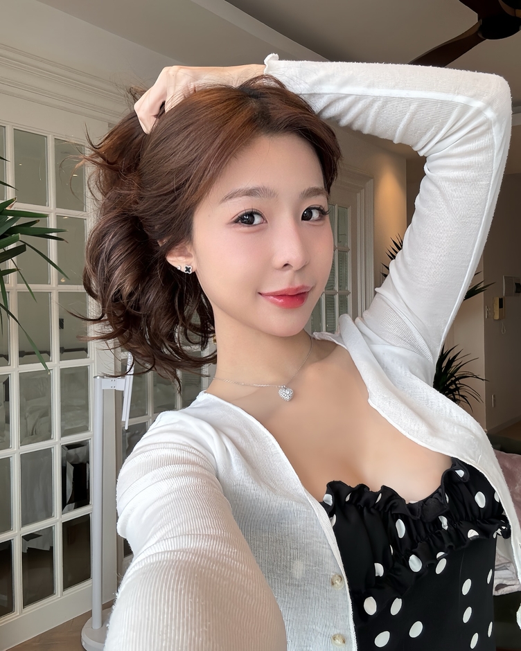 Tammy Phạm Gây Chấn Động Ngày Hè Với Bộ Ảnh Nhan Sắc Nổi Bật và Đường Cong Tammy Phạm Gây Chấn Động Ngày Hè Với Bộ Ảnh Nhan Sắc Nổi Bật và Đường Cong