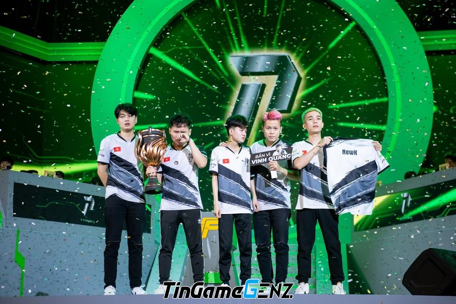 Tuyển thủ P Esports vô địch Yomost VFL Summer 2023 và xúc động đến nước mắt.