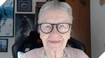 "Skyrim Grandma Đối Mặt Khó Khăn Với Các Thay Đổi Mới Trong The Elder Scrolls IV"